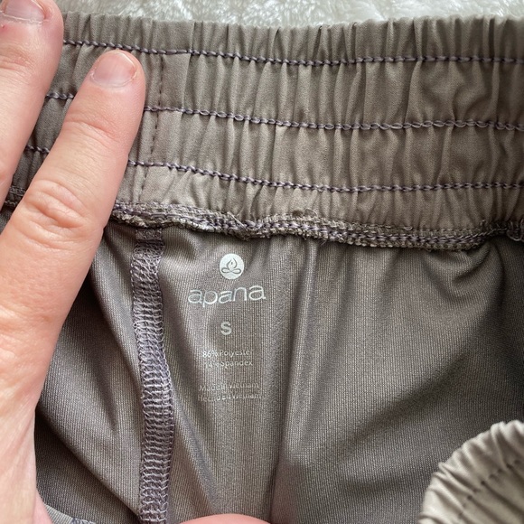 Alana khaki golf skirt or skort EUC - Picture 3 of 7